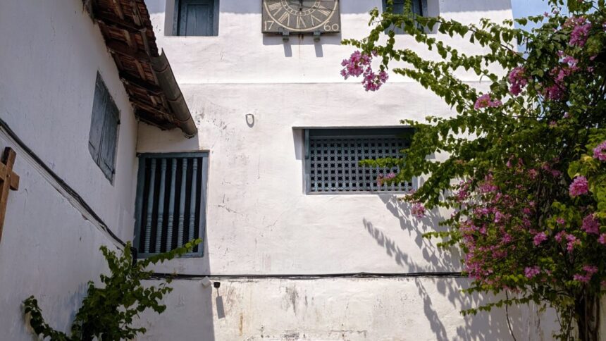 Exterior of a synagogue (file photo, not the Belleville synagogue)